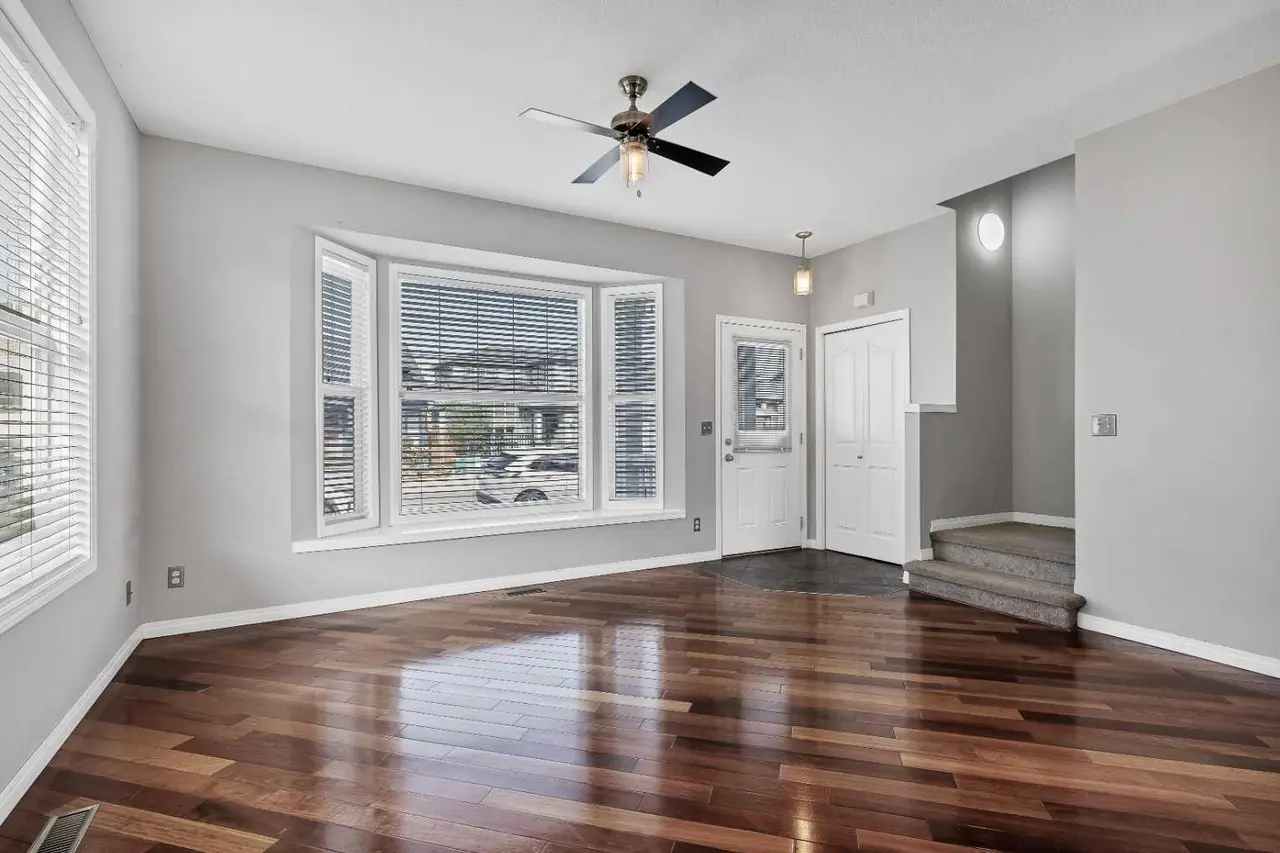 101, 703 Luxstone Square SW