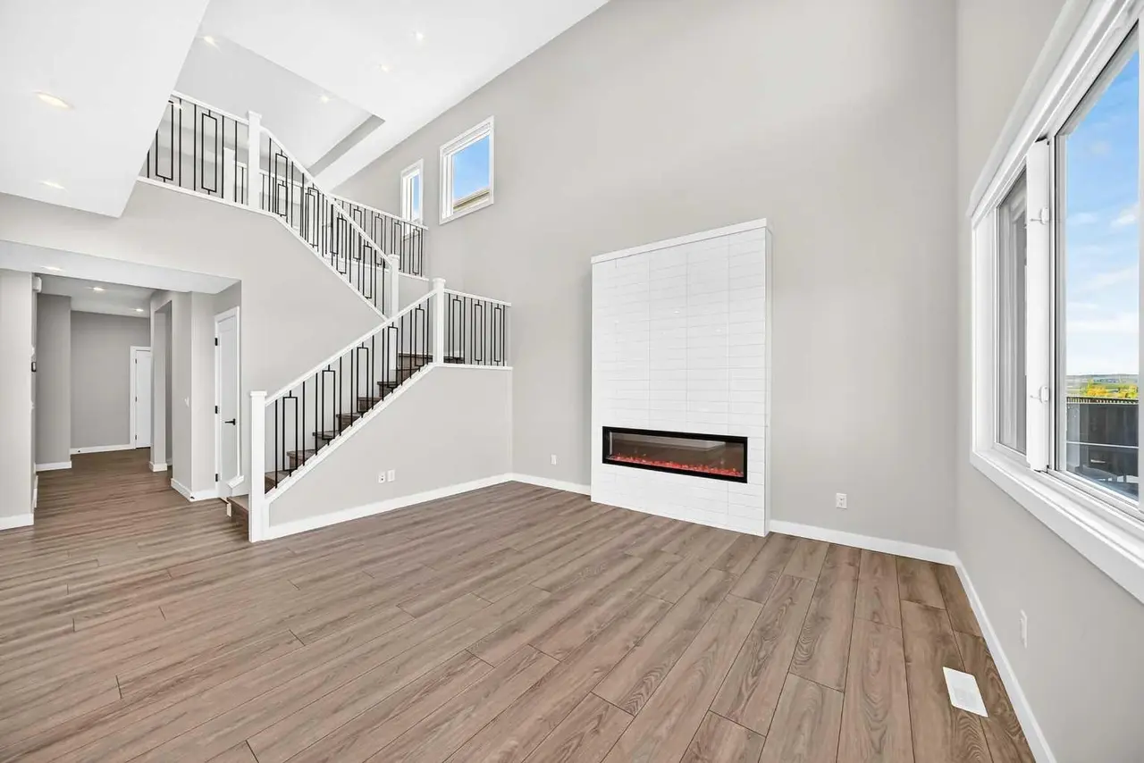 300 Carringvue Place NW