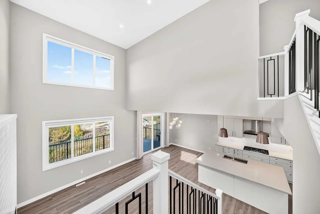 300 Carringvue Place NW