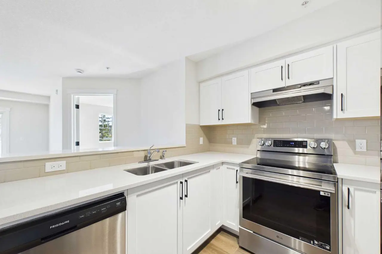 1203, 115 Prestwick Villas SE