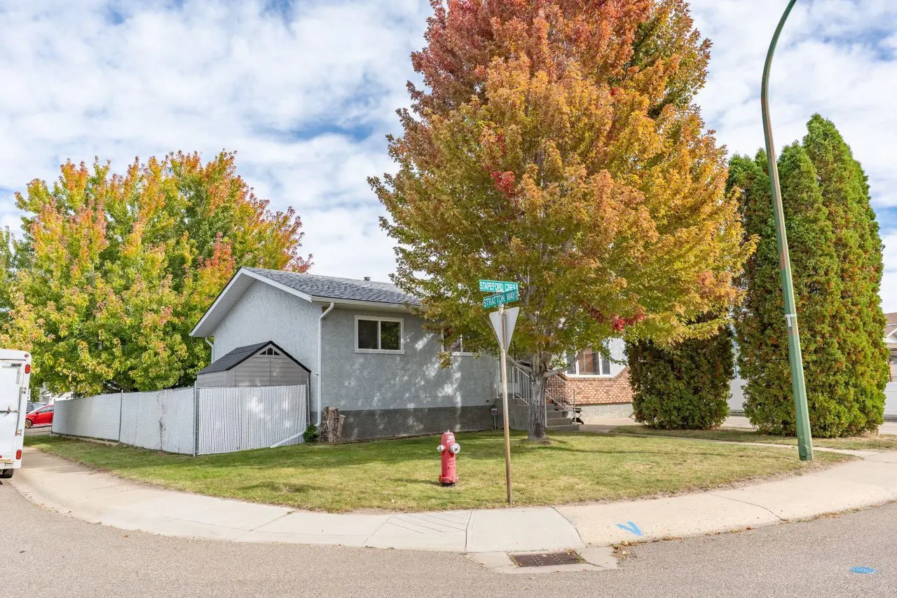 5 Stapeford Crescent SE