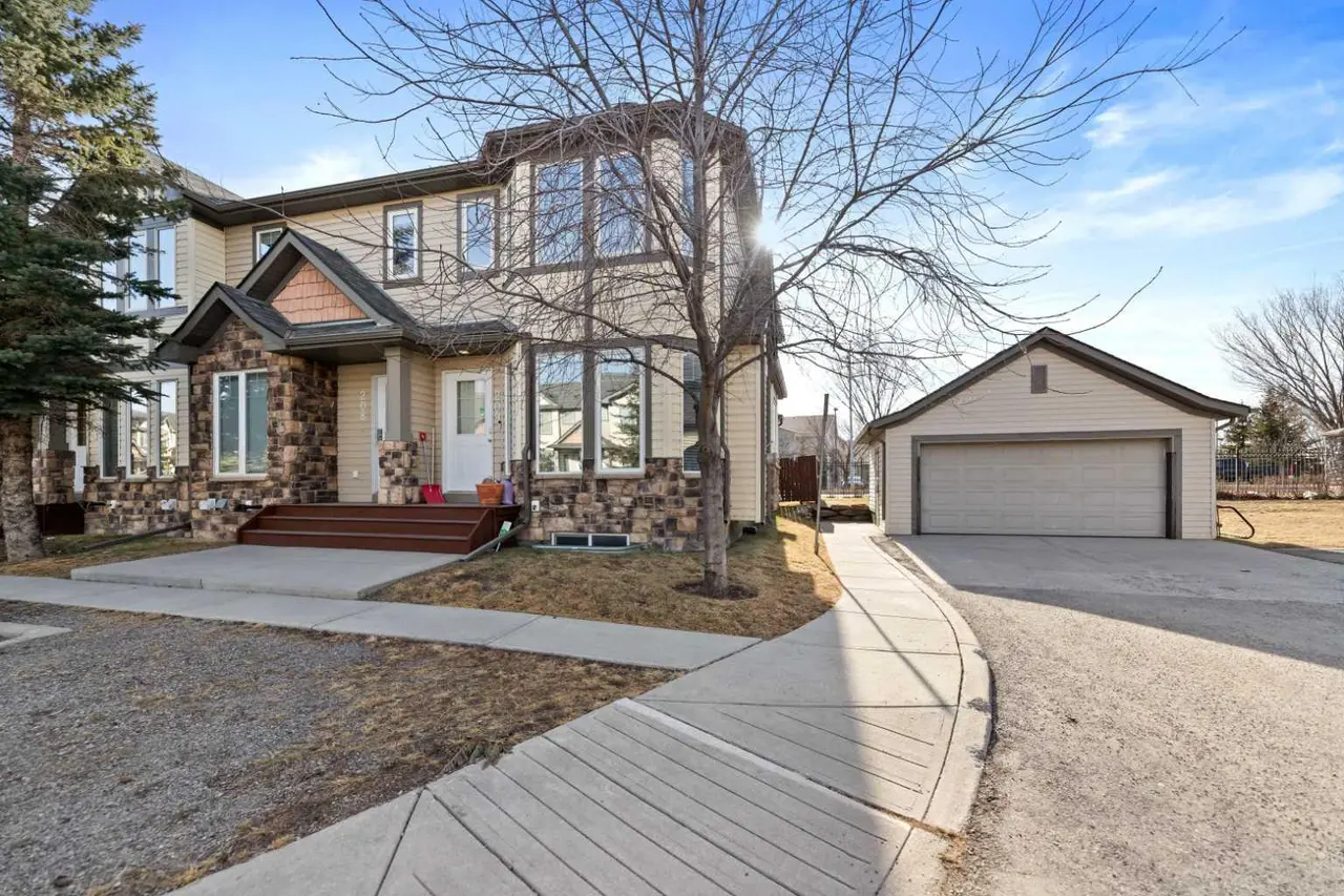 209, 2445 Kingsland Road SE