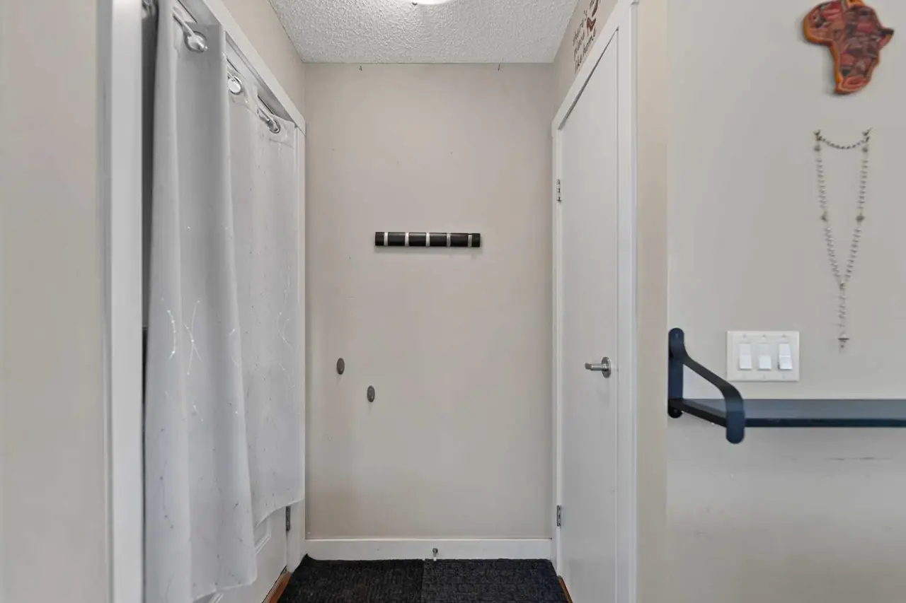 209, 2445 Kingsland Road SE