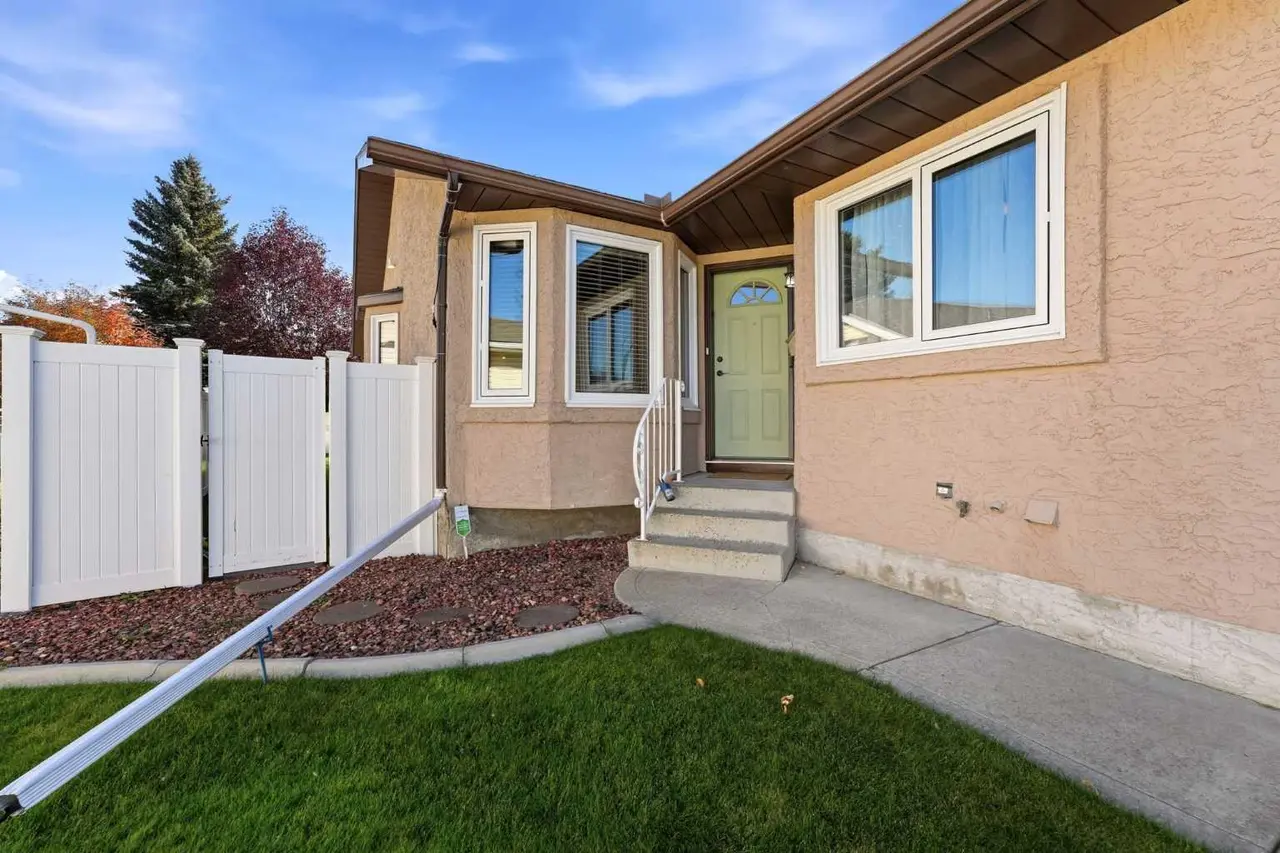 180 Doran Crescent 
