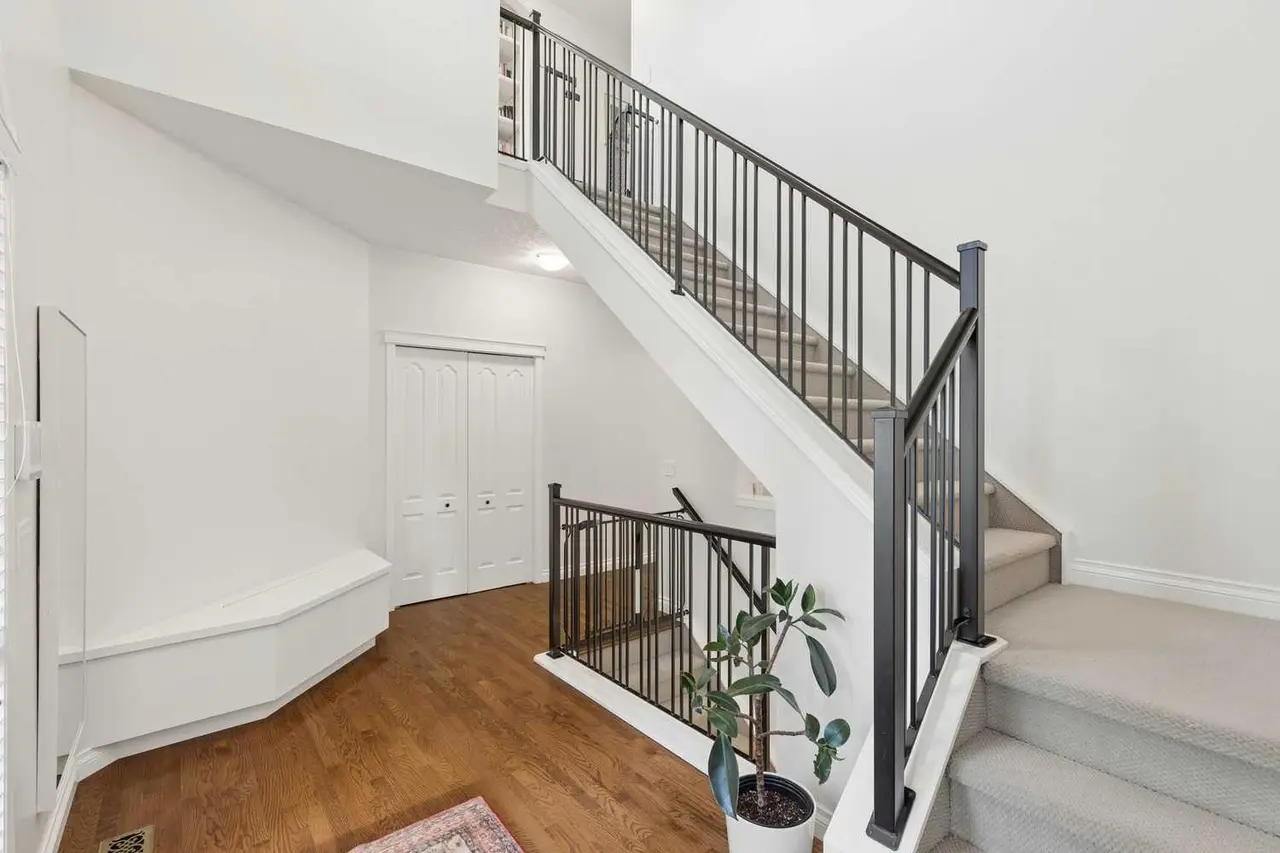 270 Cougar Ridge Drive SW