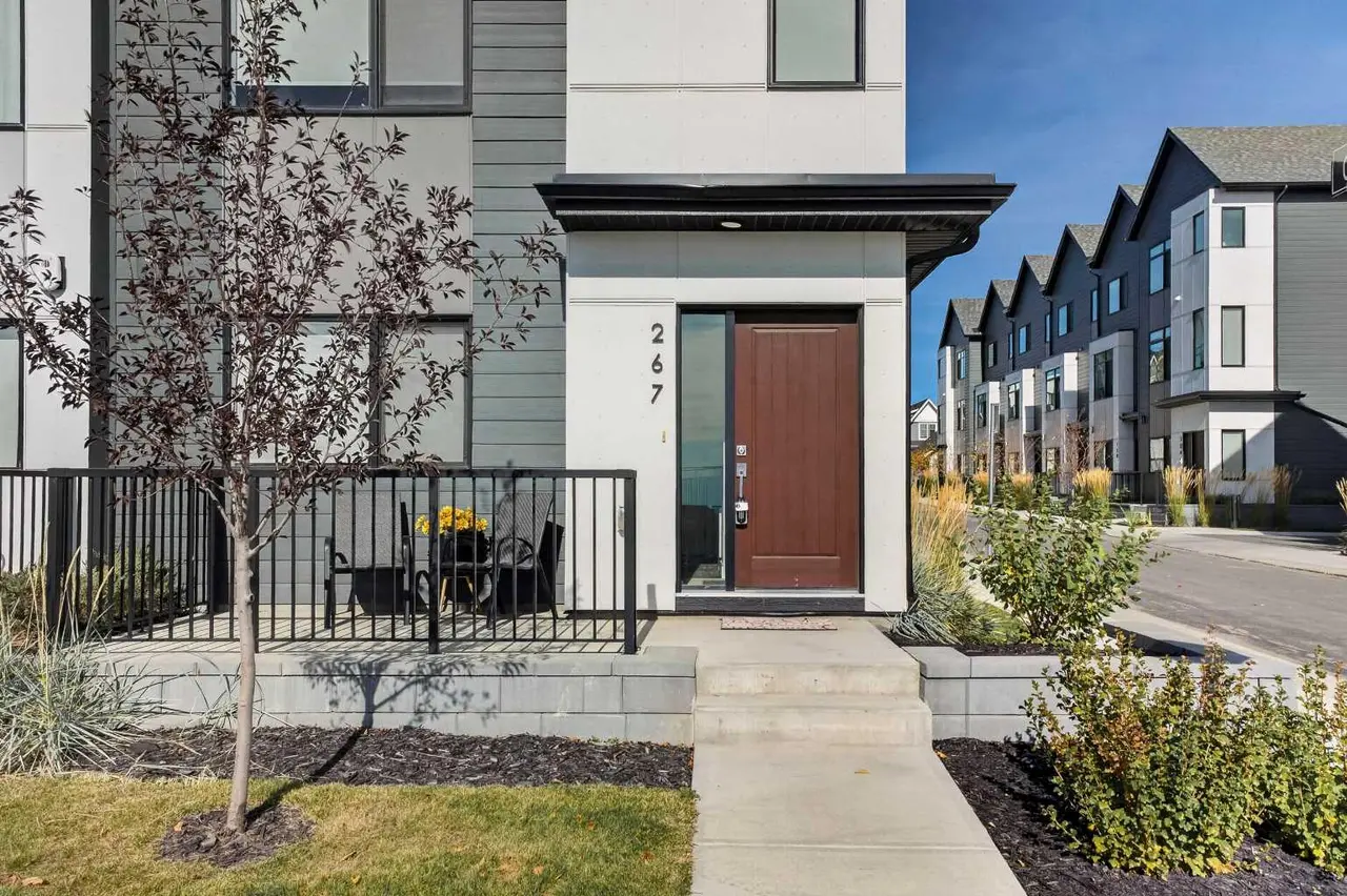 267 Dieppe Drive SW