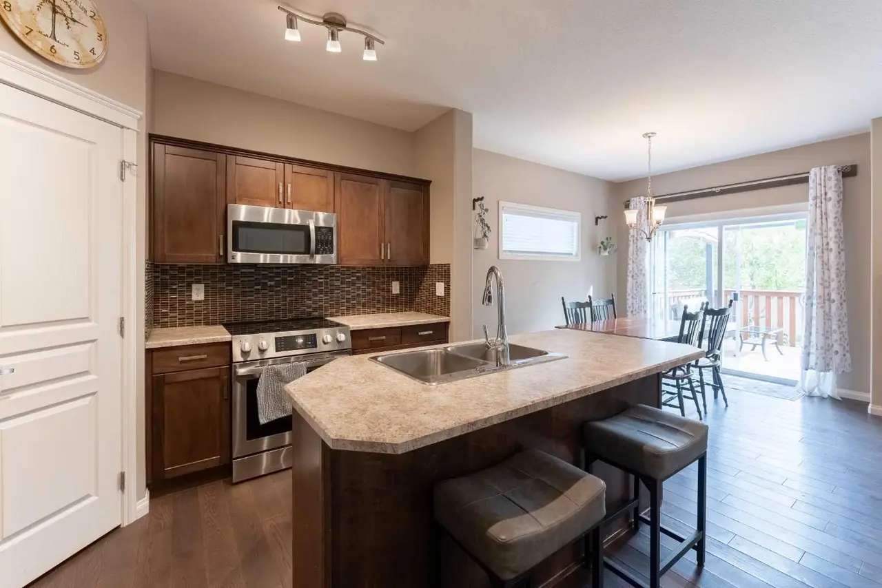 306 Twinriver Road W