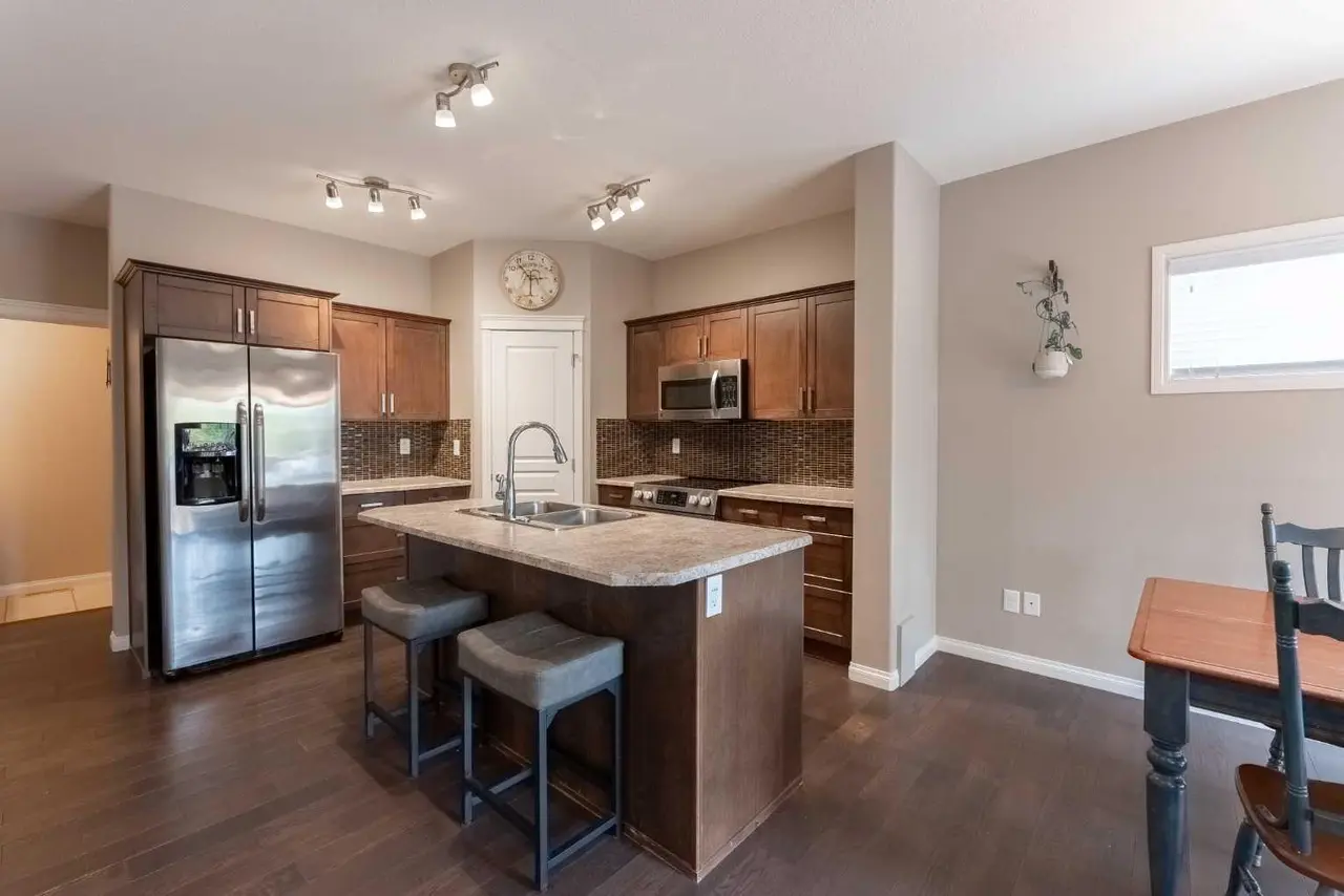 306 Twinriver Road W