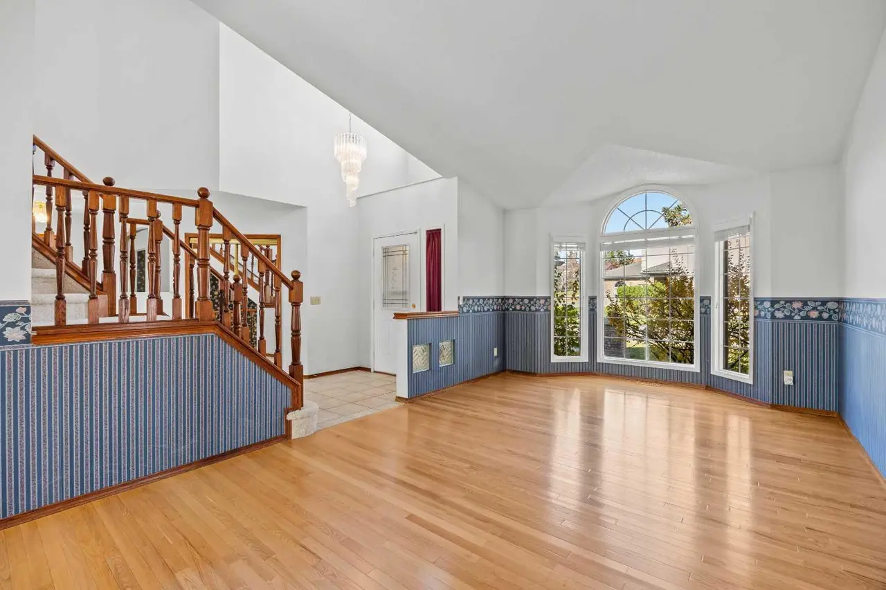 707 Hawkside Mews NW