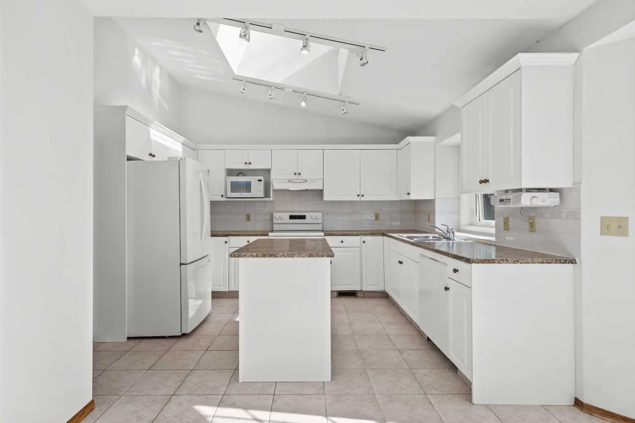 707 Hawkside Mews NW