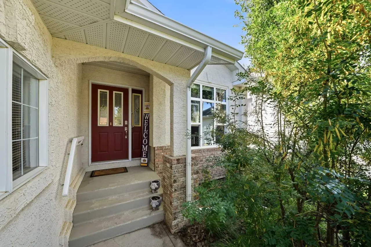 8 Drever Close 