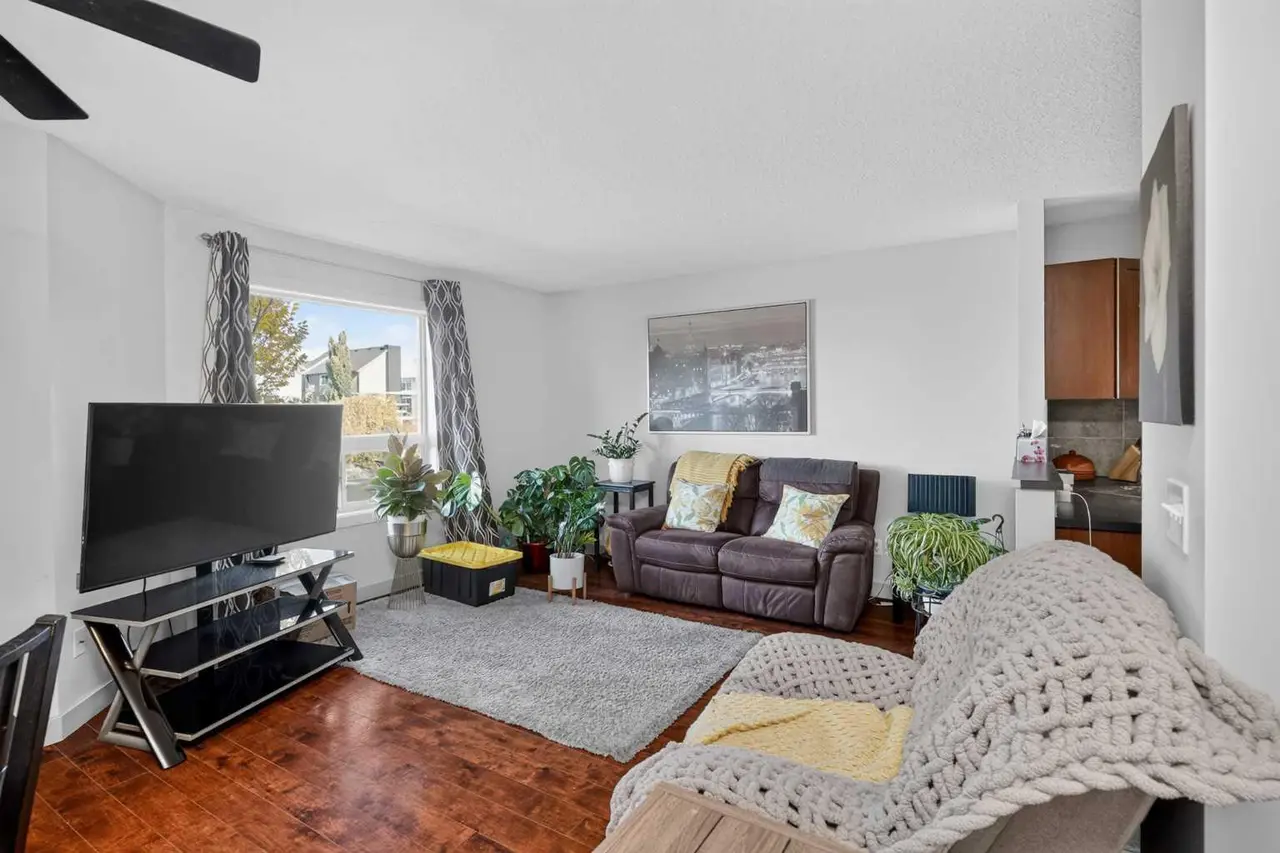 202 Bayside Point SW