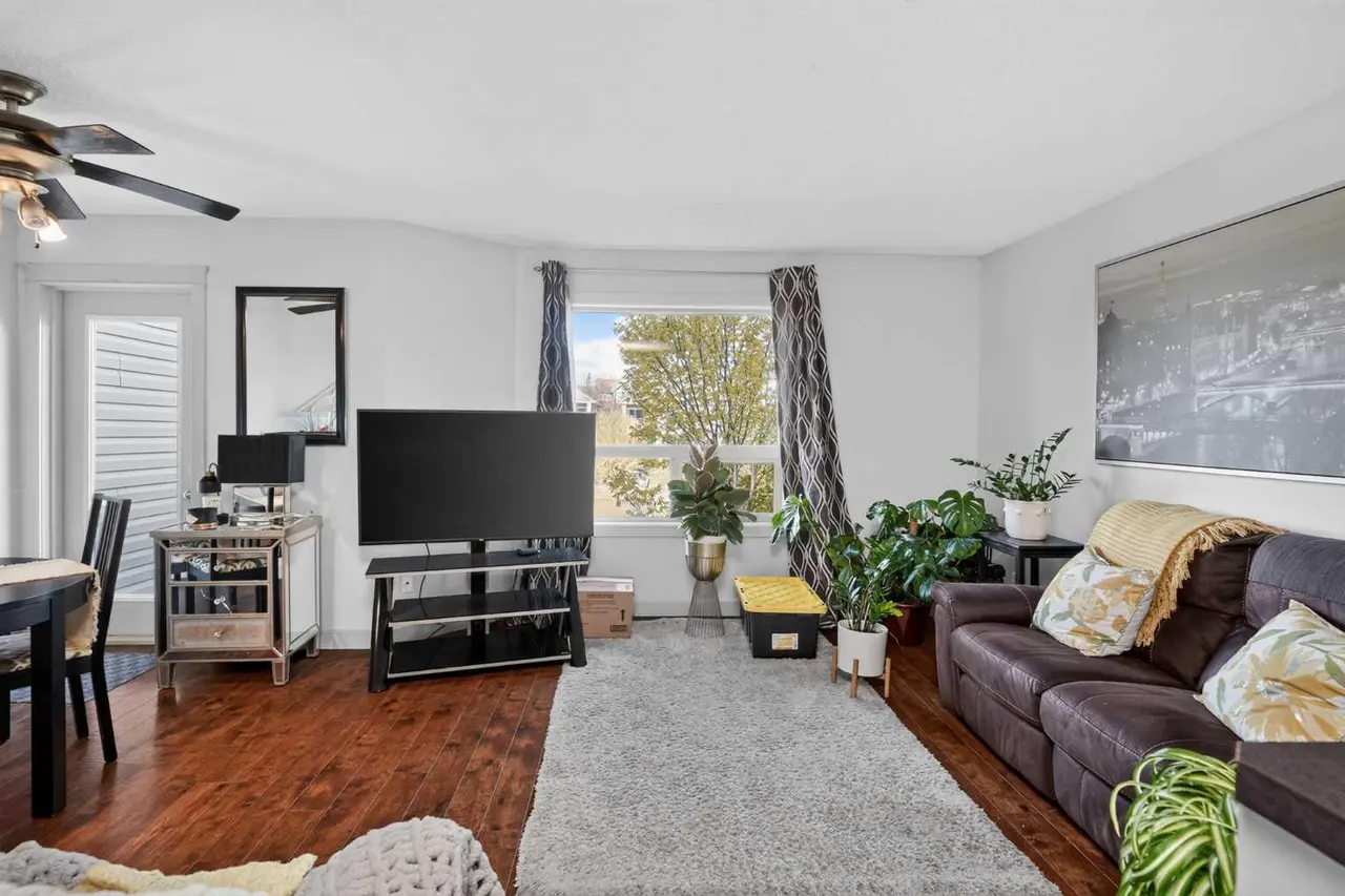 202 Bayside Point SW