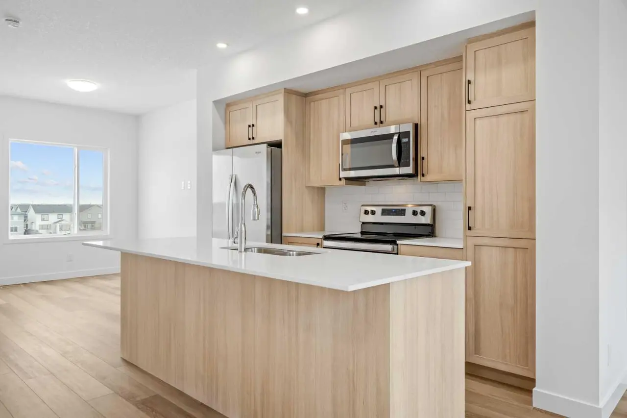 1308, 25 Wildwoods Court SW