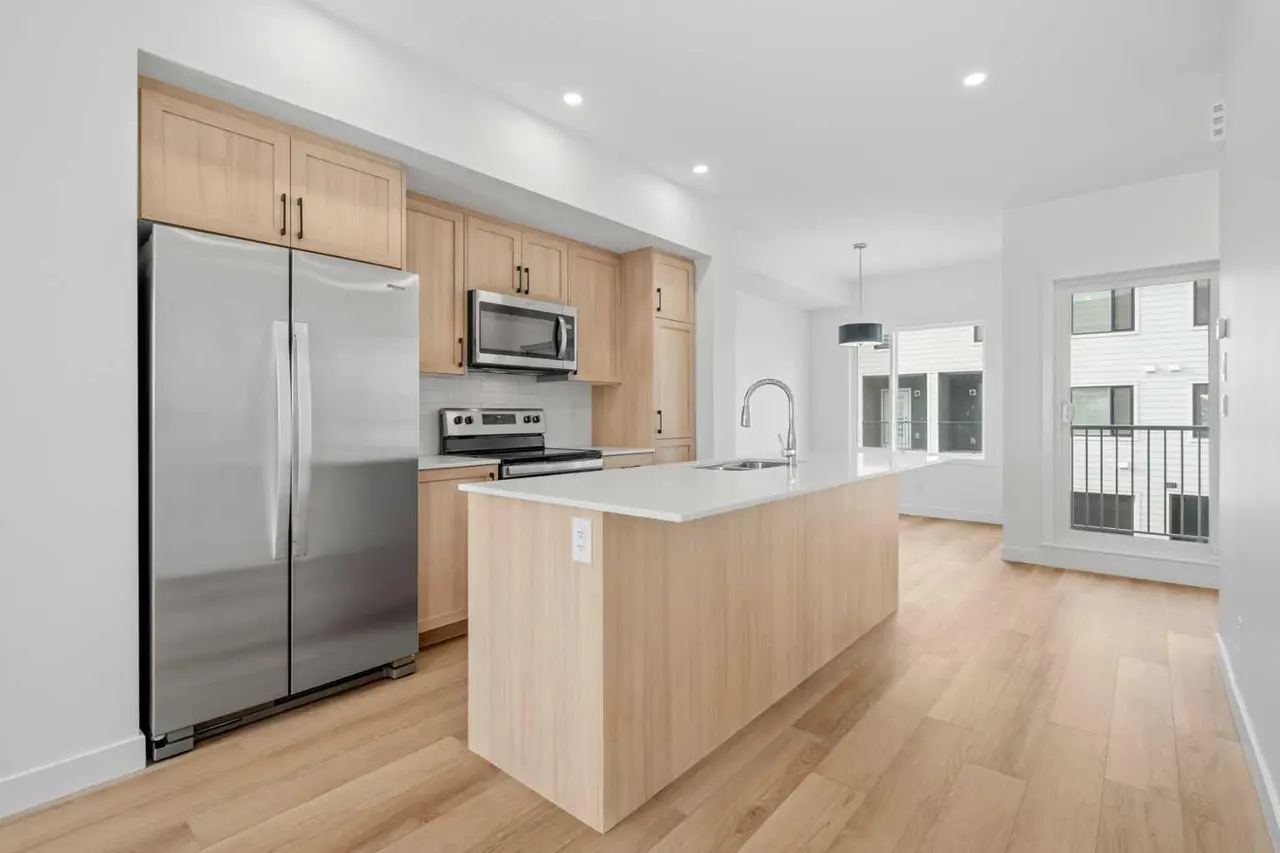 1308, 25 Wildwoods Court SW
