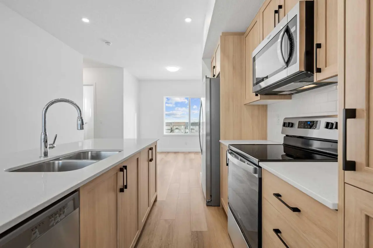 1308, 25 Wildwoods Court SW