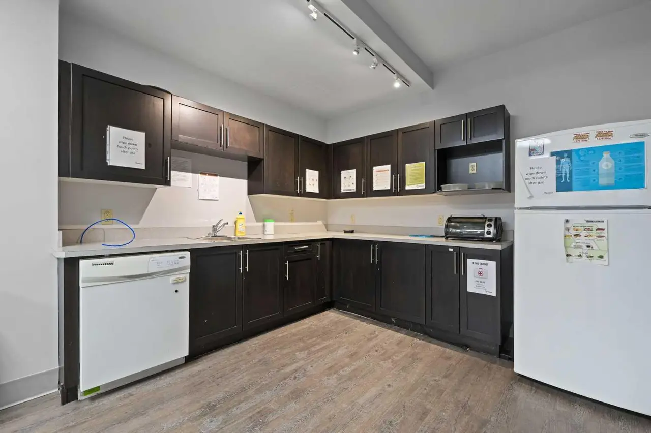 3rd Floor, 1121 Centre Street NW