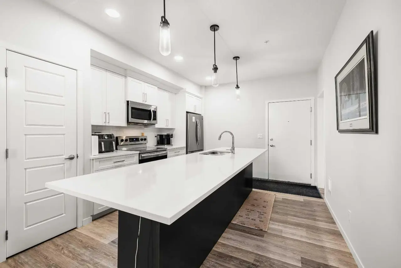 112, 300 Harvest Hills Place NE