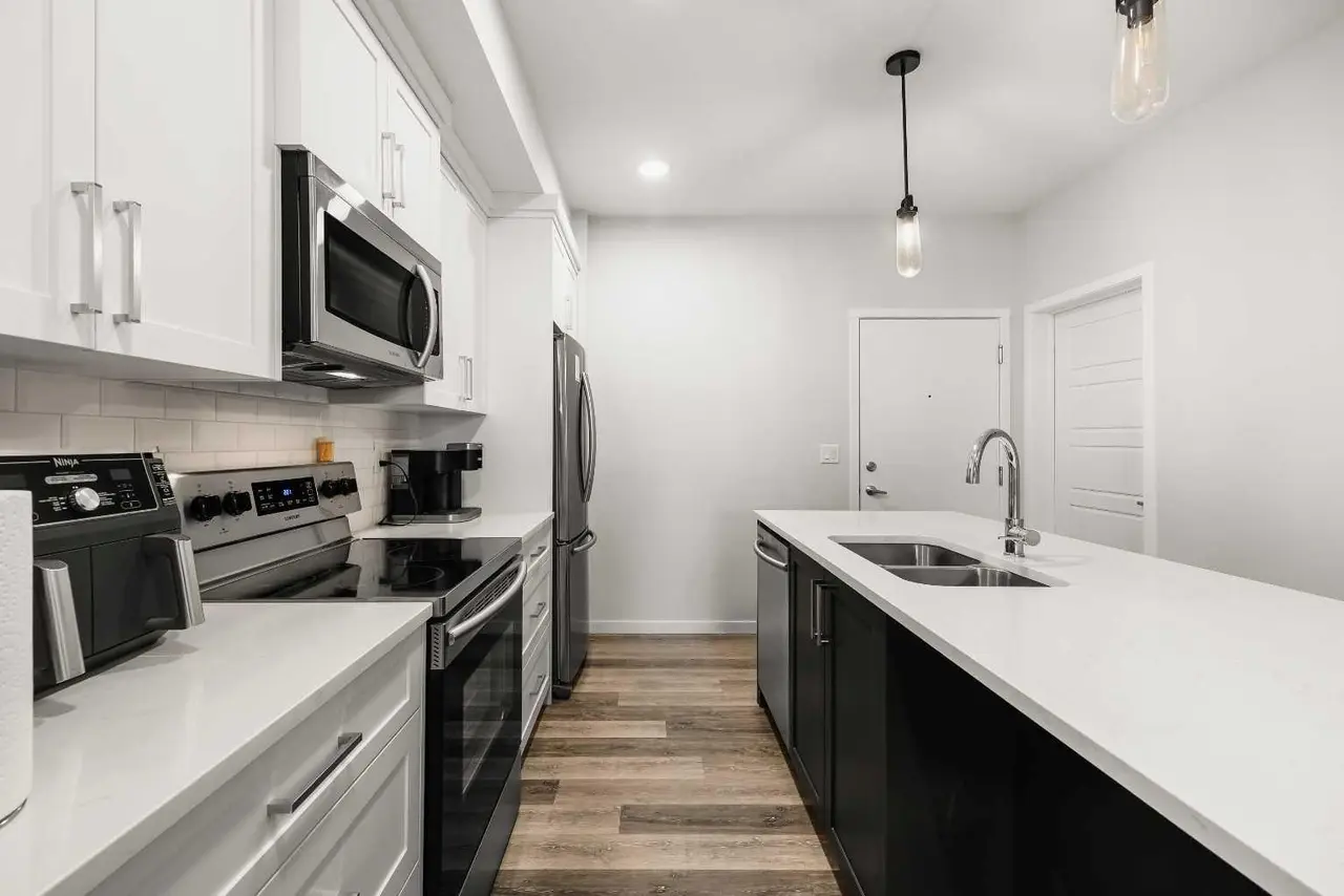 112, 300 Harvest Hills Place NE