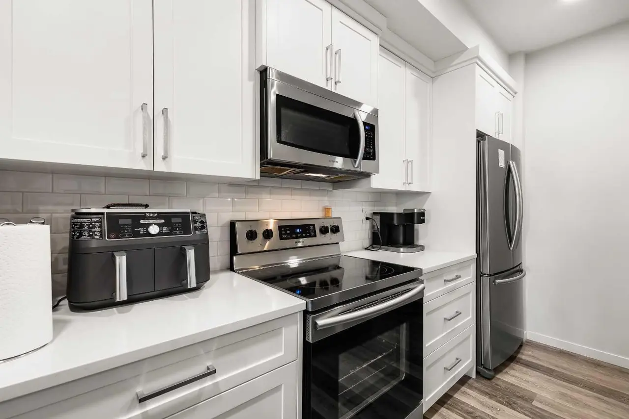 112, 300 Harvest Hills Place NE
