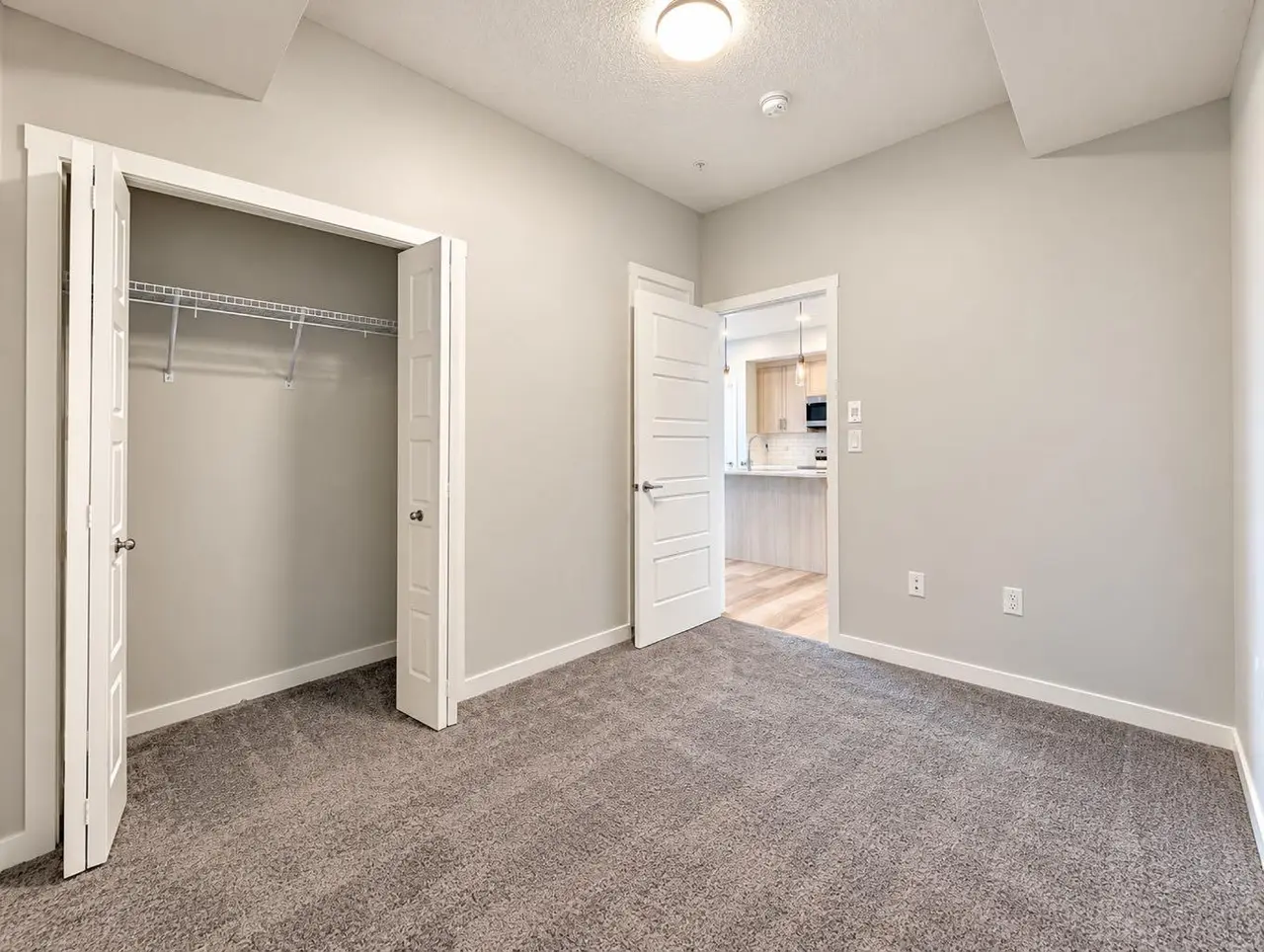 411, 40 Carrington Plaza NW