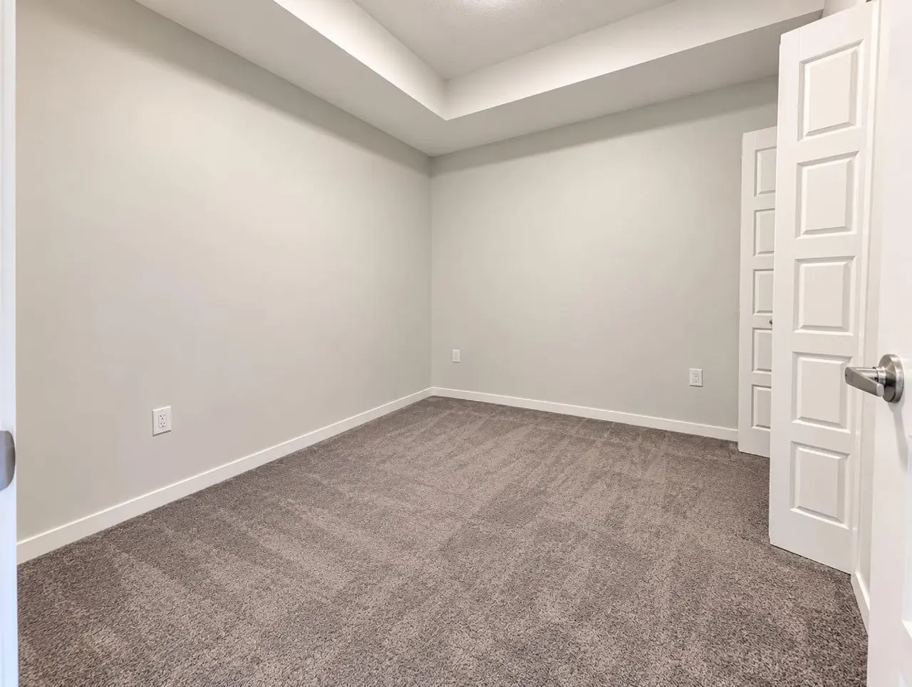 411, 40 Carrington Plaza NW