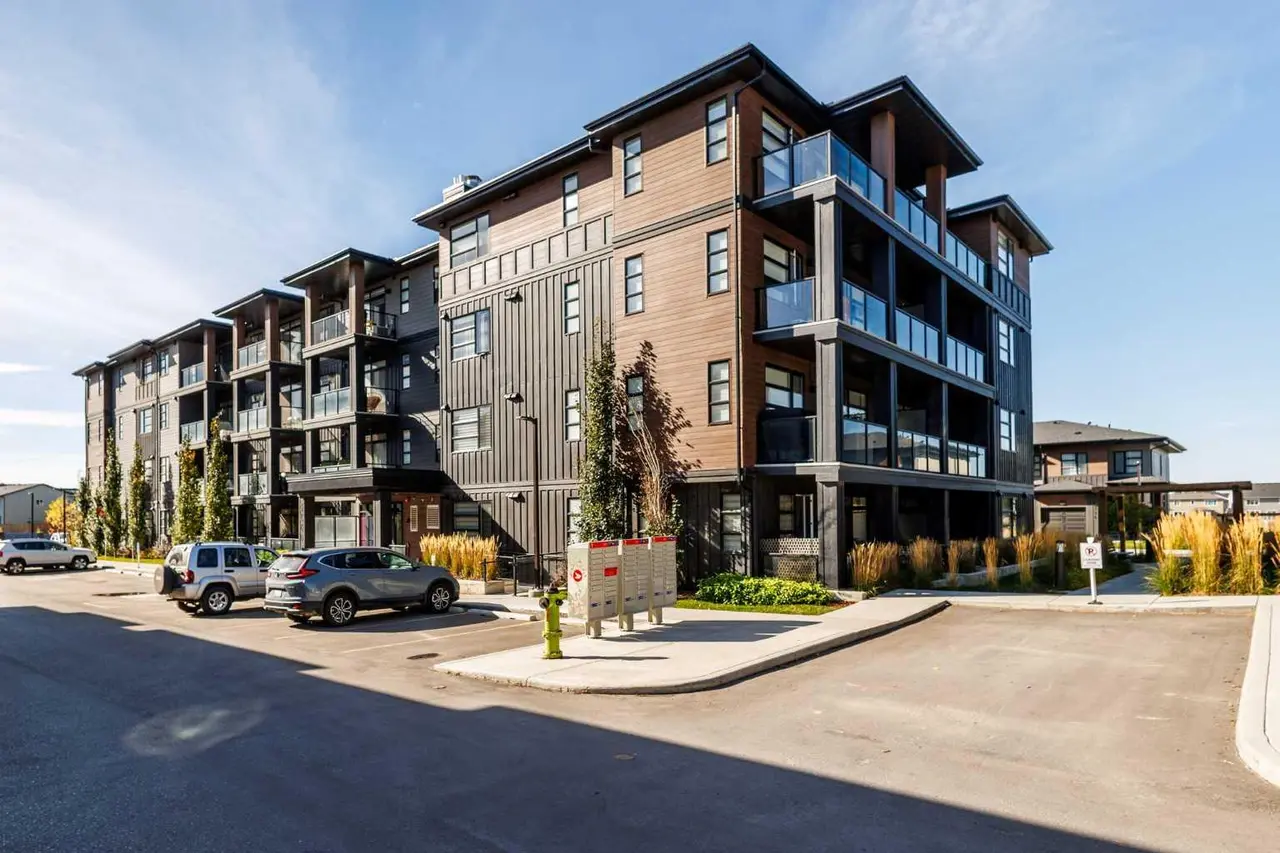 2205, 55 Lucas Way NW