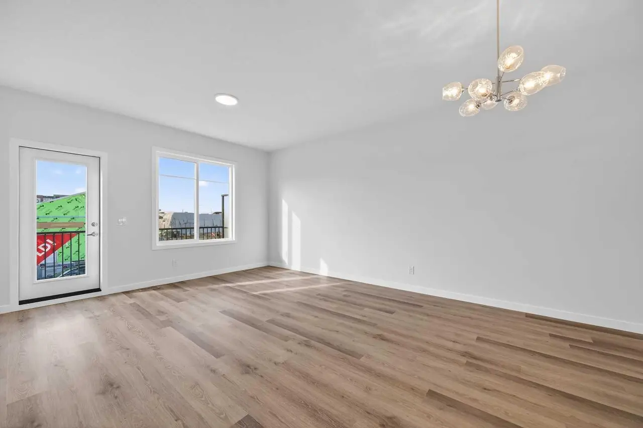 30 Creekside Avenue SW