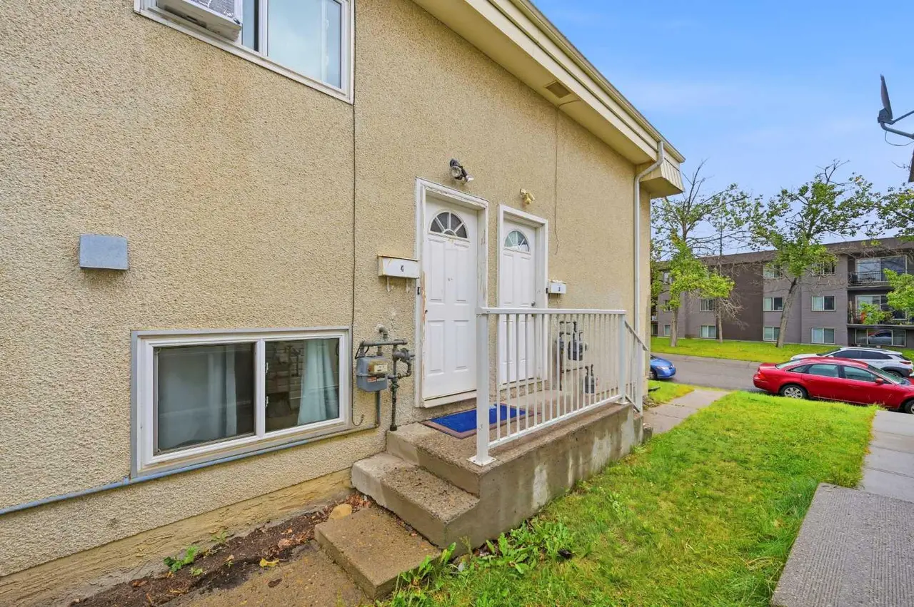 419 Huntsville Crescent NW