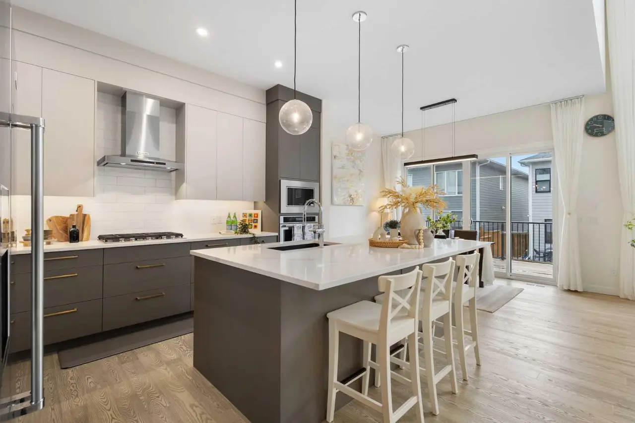 24 Aspen Woods Park SW