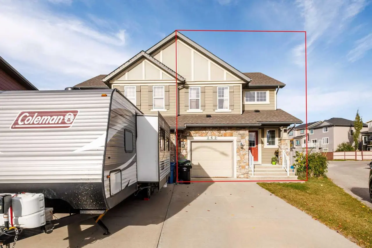 262 Panamount Way NW