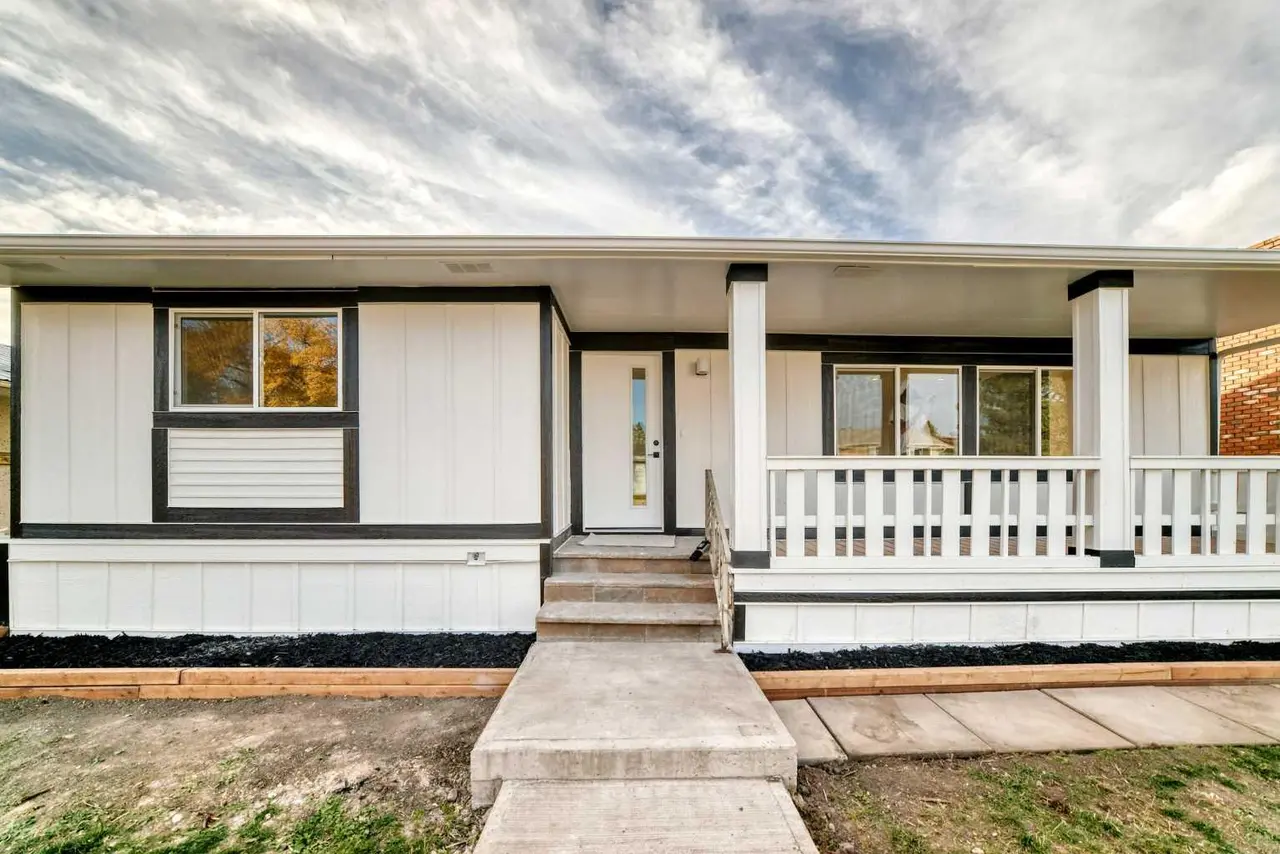 911 Penmeadows Road SE