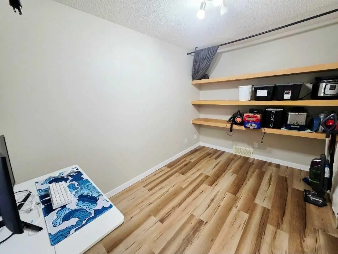 154 Canals Circle SW