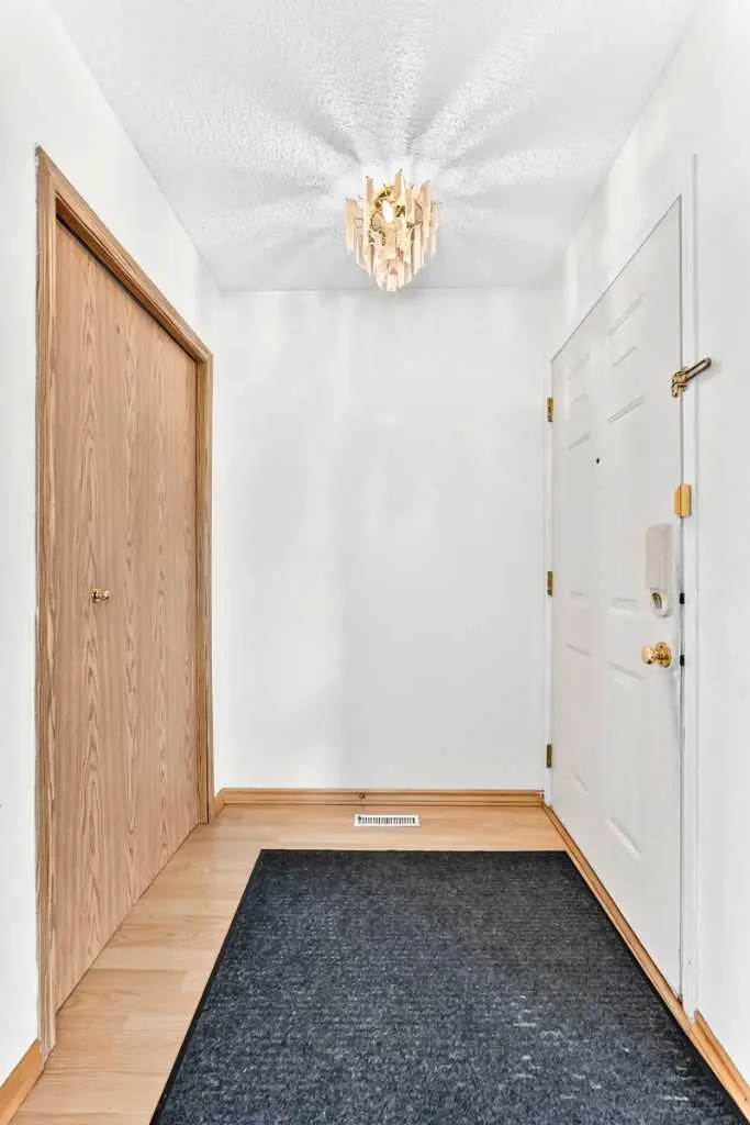 21 MARTIN CROSSING Link NE