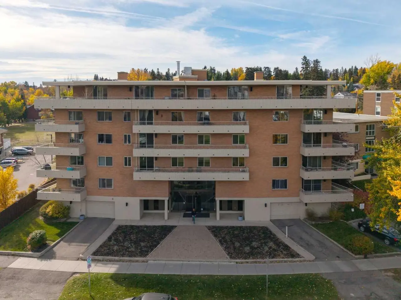 303, 629 Royal Avenue SW