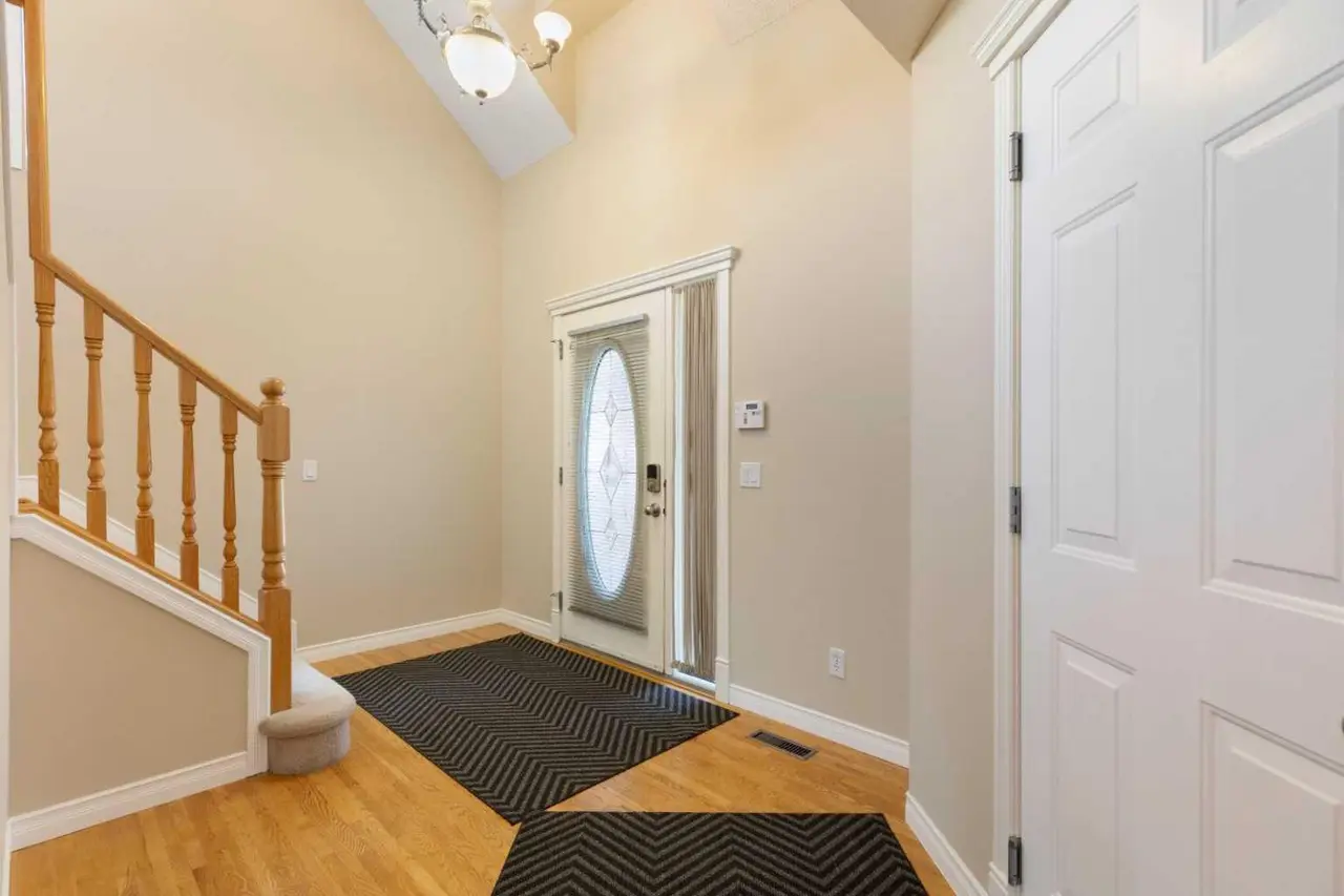 26 West Springs Road SW