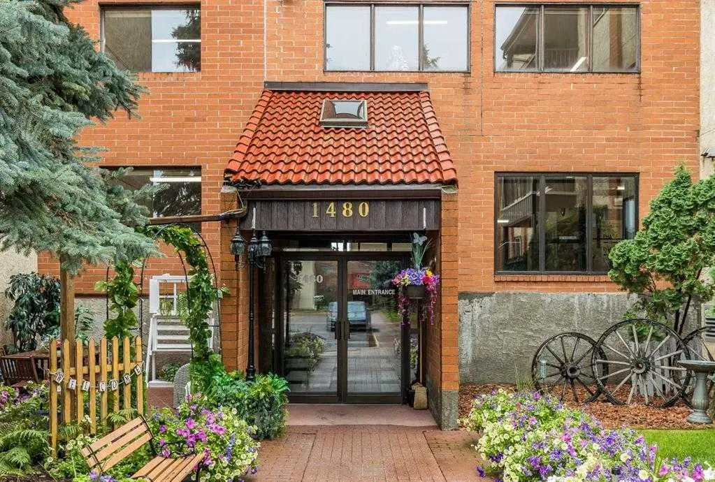 145, 1480 Southview Drive 