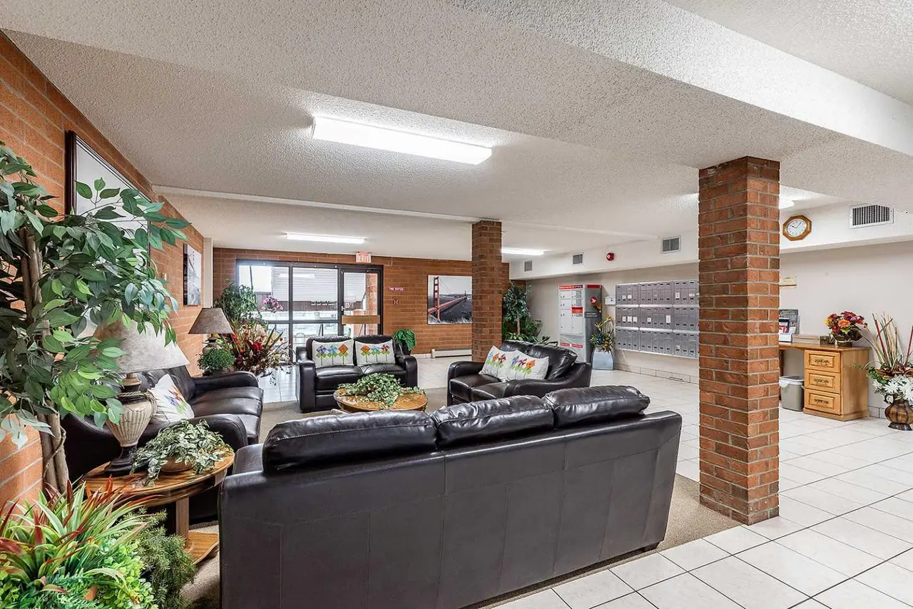 145, 1480 Southview Drive 