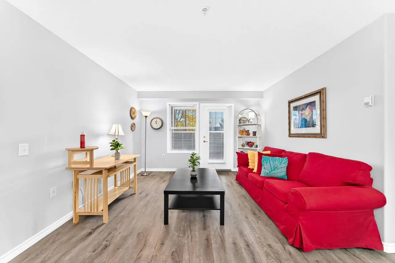 3126, 3000 Millrise Point SW