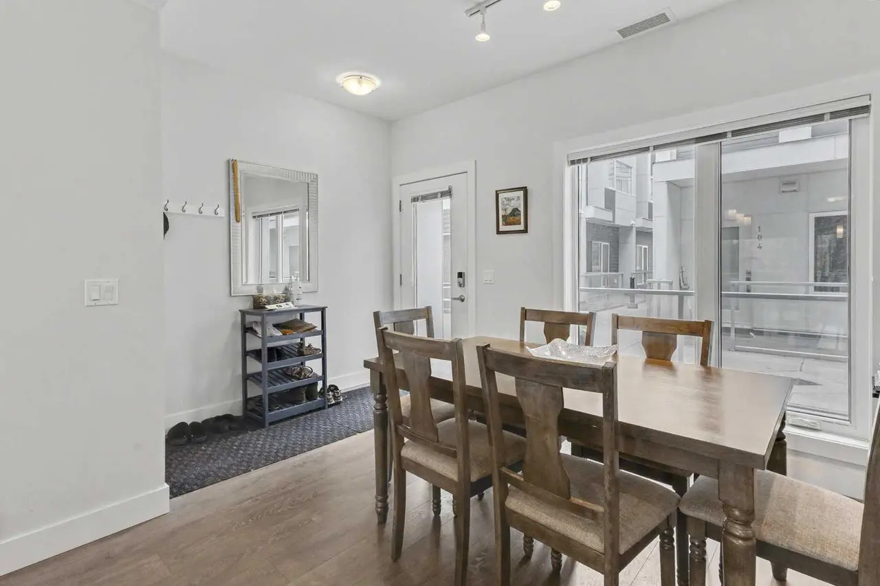 304, 20 Brentwood Common NW