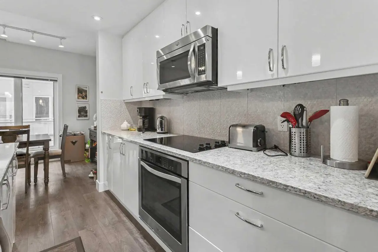 304, 20 Brentwood Common NW