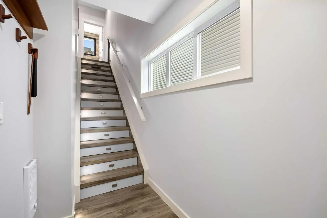 109, 355 Nolancrest Heights NW