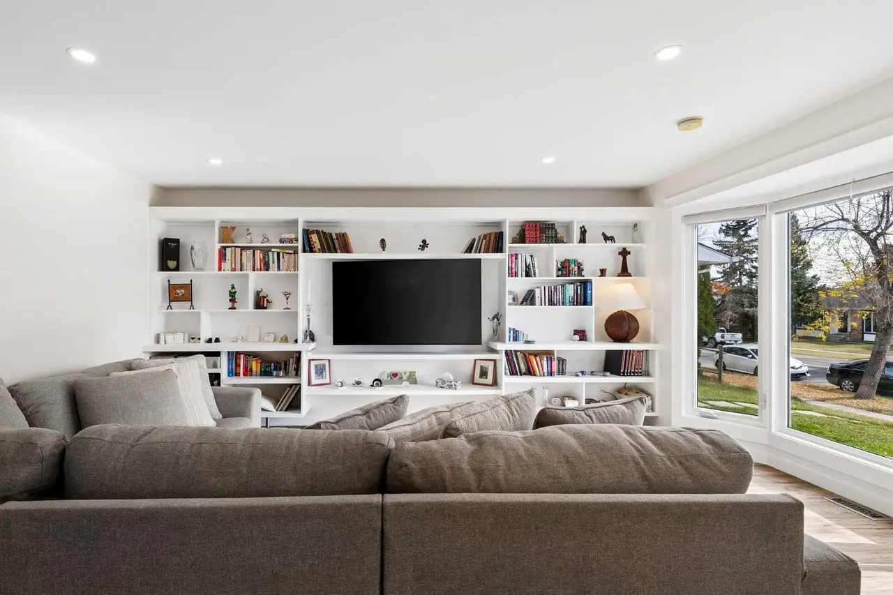 355 Woodbine Boulevard SW