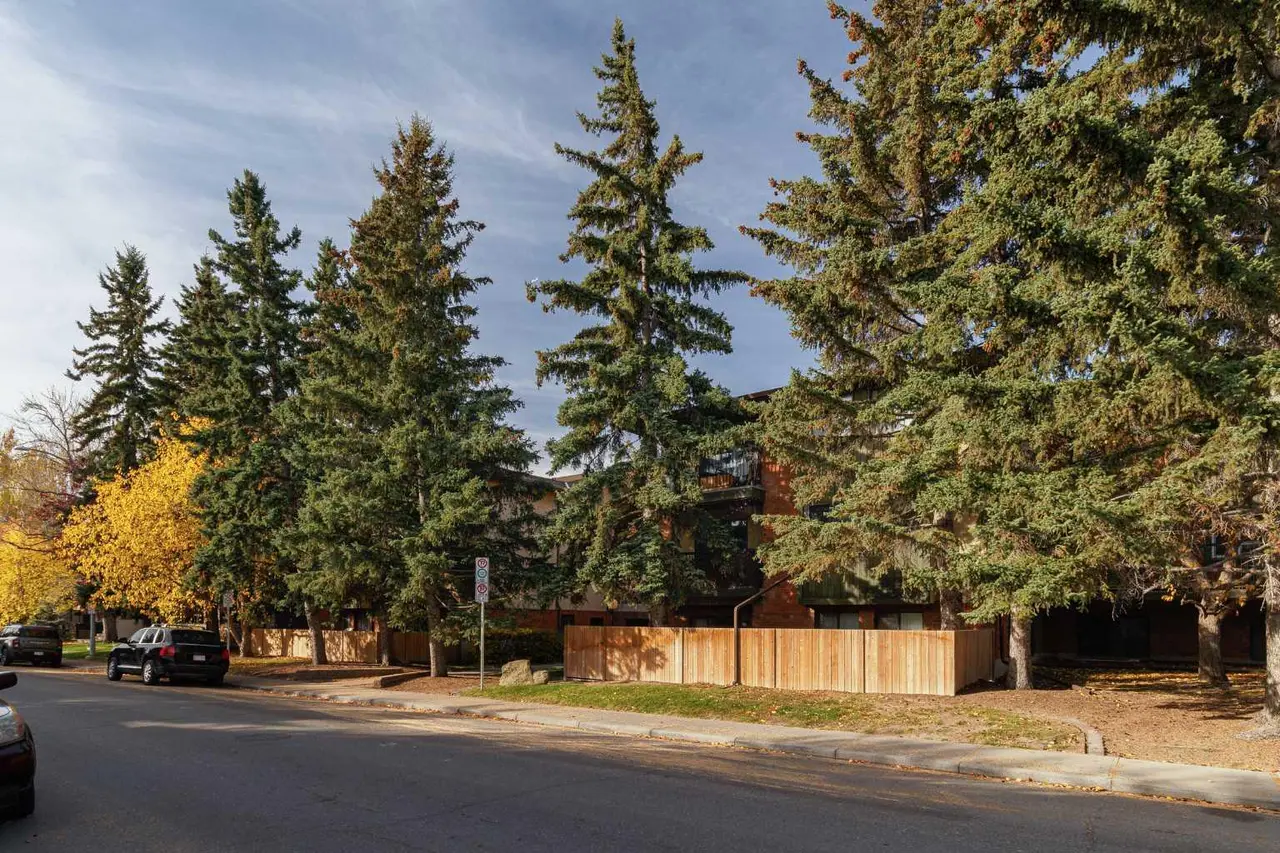211, 1919 36 Street SW