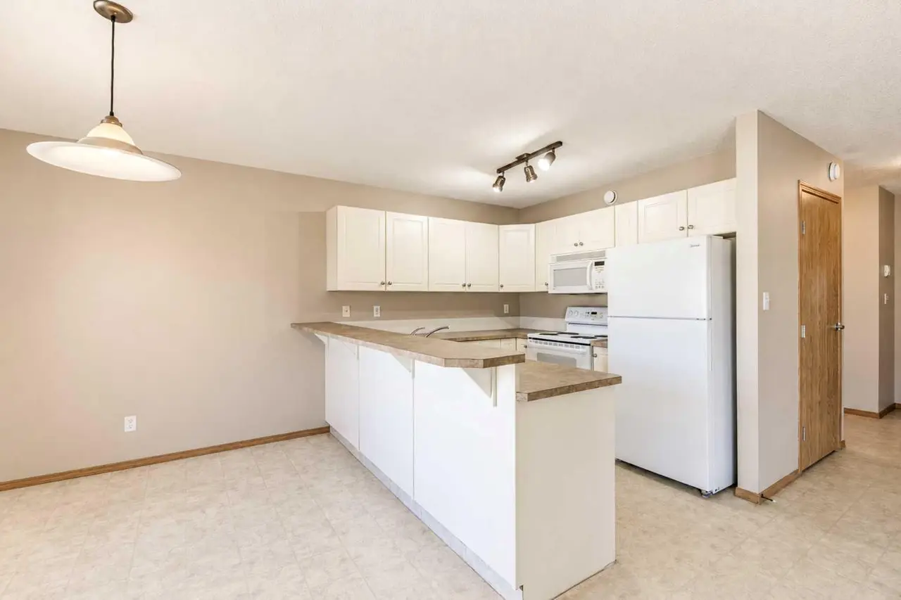 48, 20 Jacobs Close 