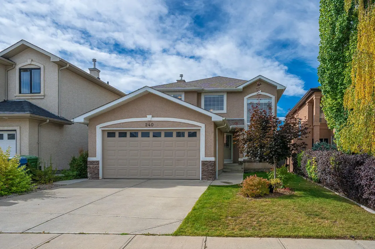 240 everglade Circle SW