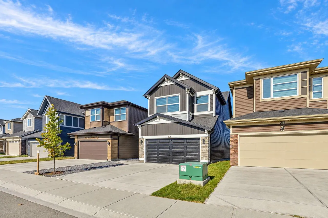 314 Corner Meadows Way NE
