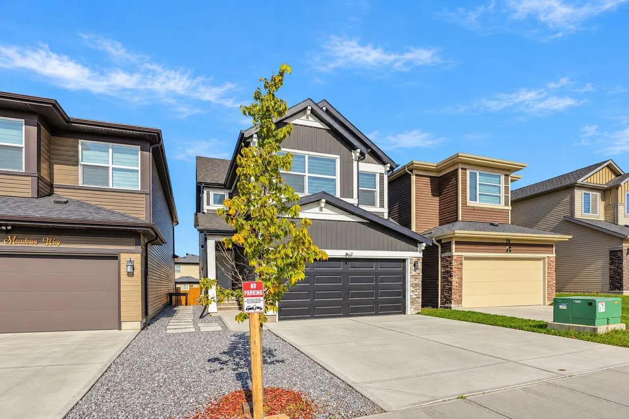 314 Corner Meadows Way NE