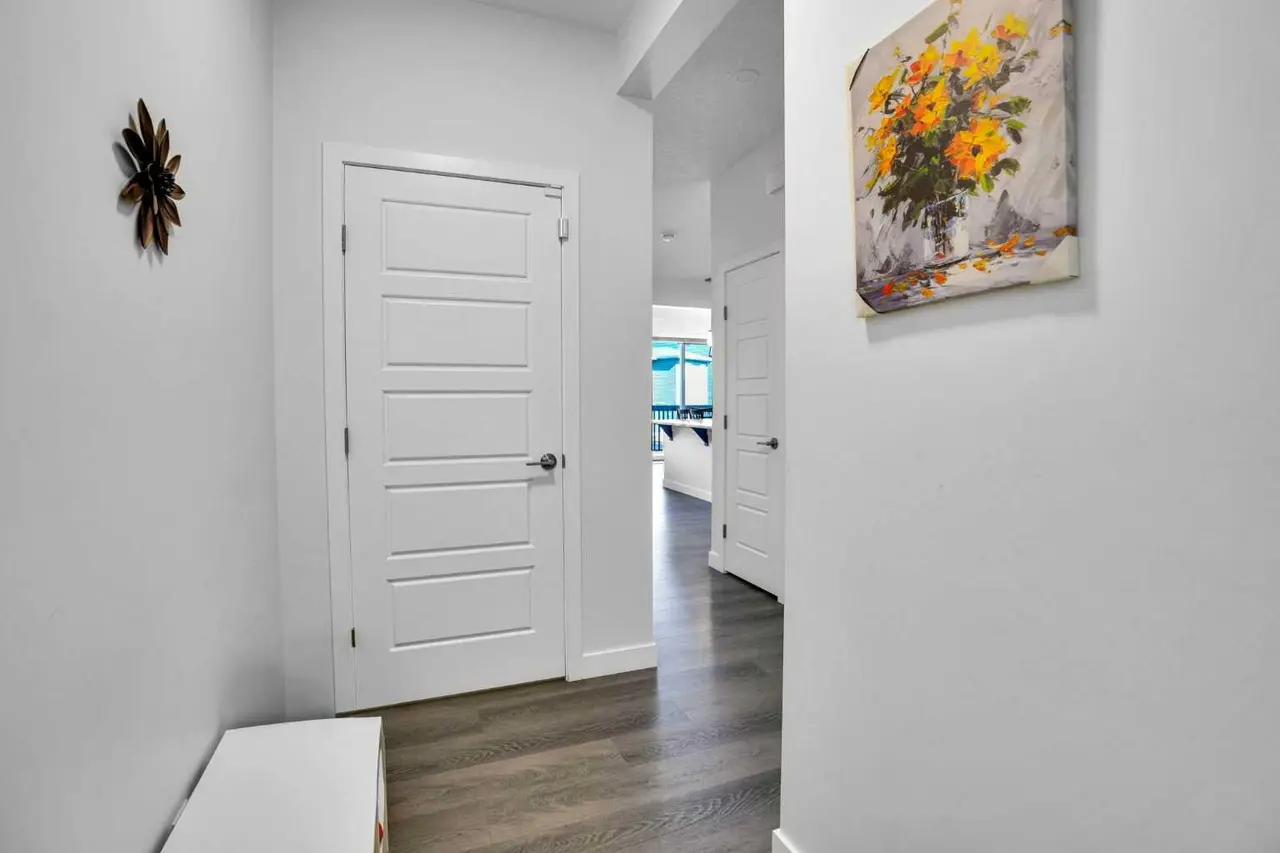 314 Corner Meadows Way NE