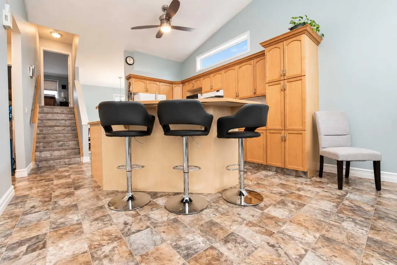 130 Pinnacle Way 